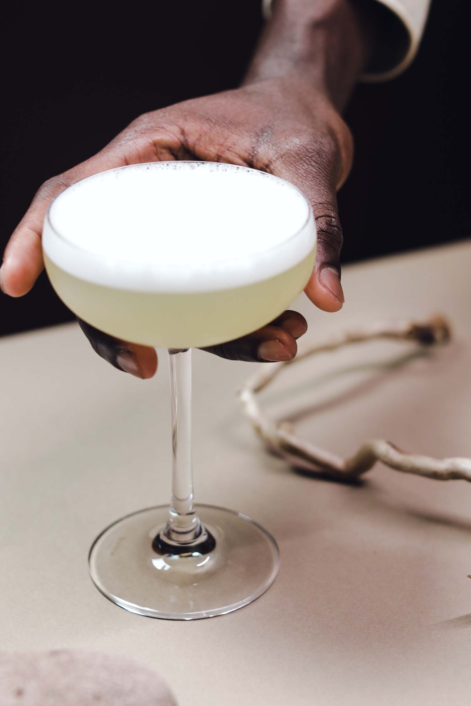 Sifon för grädde för att göra cocktails hemma